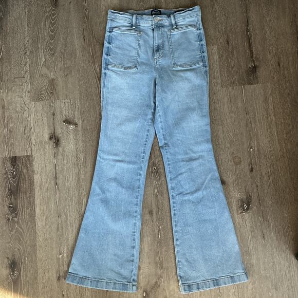 Scoop Flat Front Pocket Flare Leg Light Wash Denim Jeans Size 4 - Picture 5 of 13